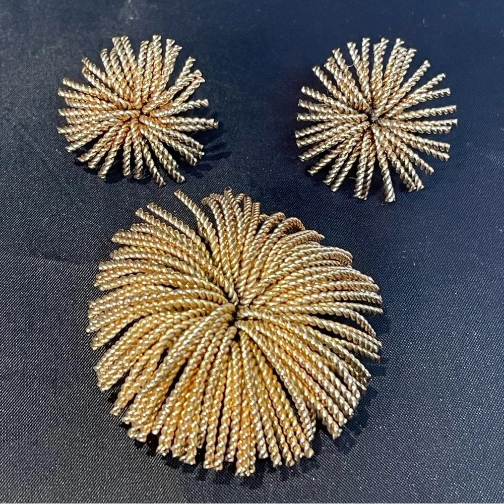 Vintage 60s Bergère MCM Tassel Sun Star Burst Brooch Clip Earrings Parure Set
